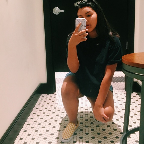 Meet your Posher, Kayla - Picture 1 of 1